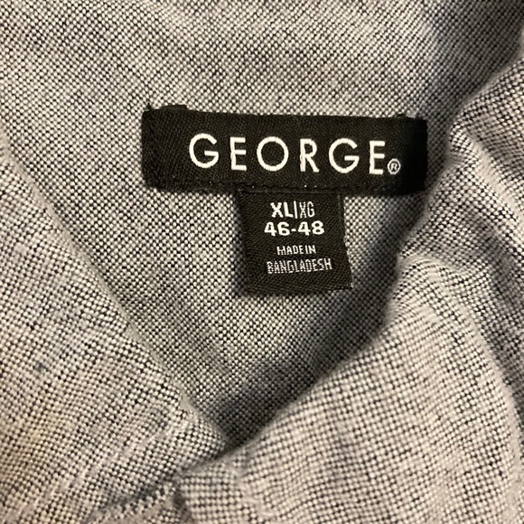 Men’s Short Sleeve Button Down Shirt - Picture 2 of 2